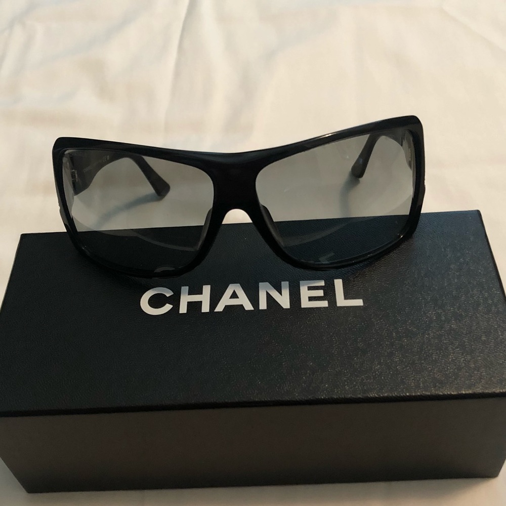 💥CHANEL💥Rhinestone CC Black Sunglasses 5081-B